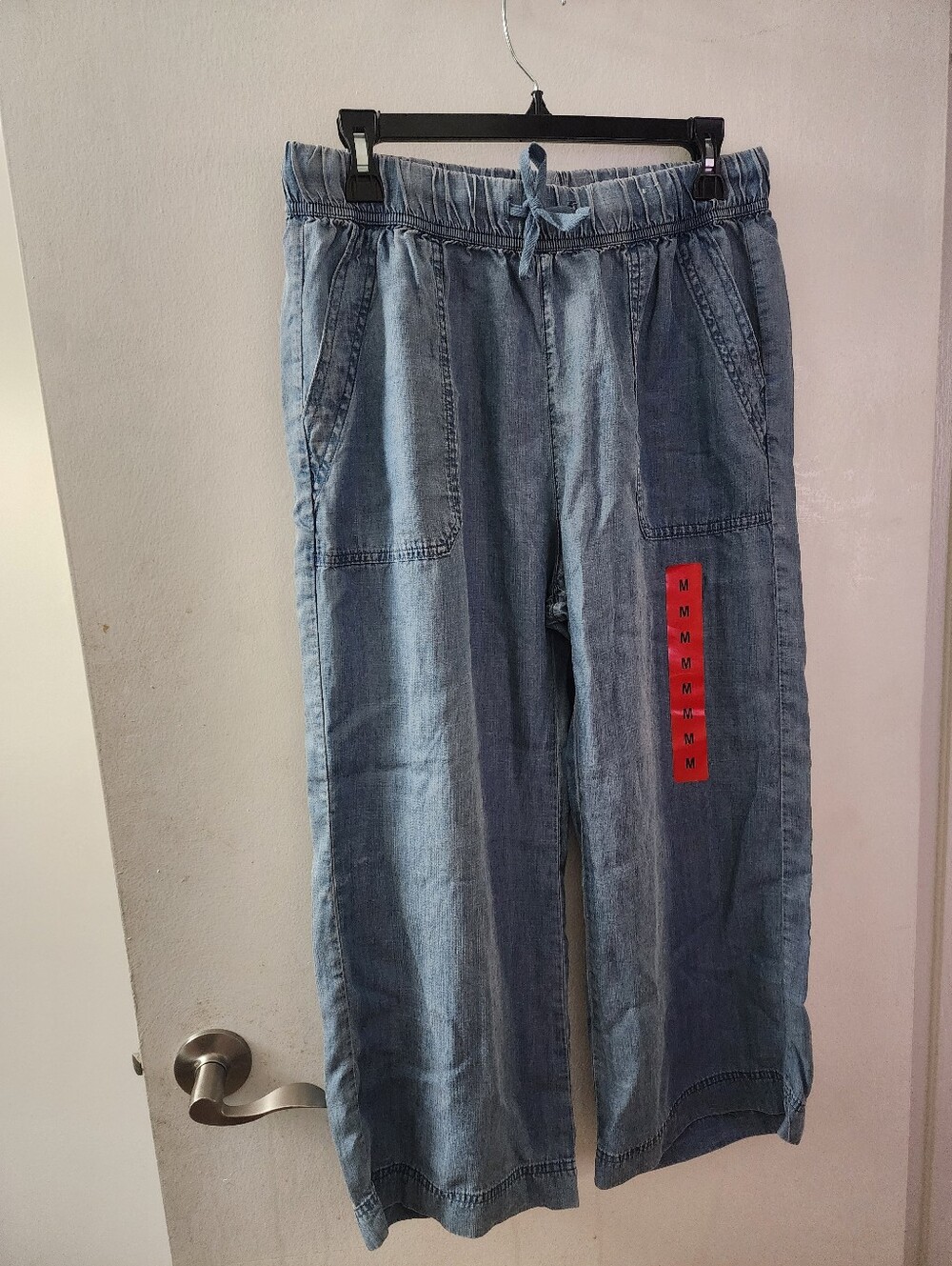 NWT CROPPED JEANS SIZE MEDIUM ELASTIC WAIST AFJUSTABLE TIE BY SPLENDID
